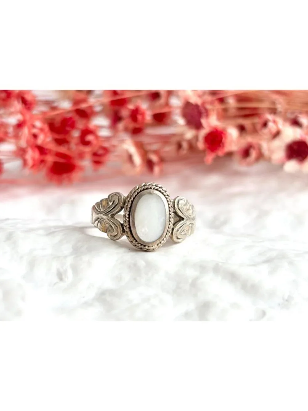 Mother of Pearl Stone Rope Frame Scroll Sterling Silver 925 Vintage Ring - sz 7
